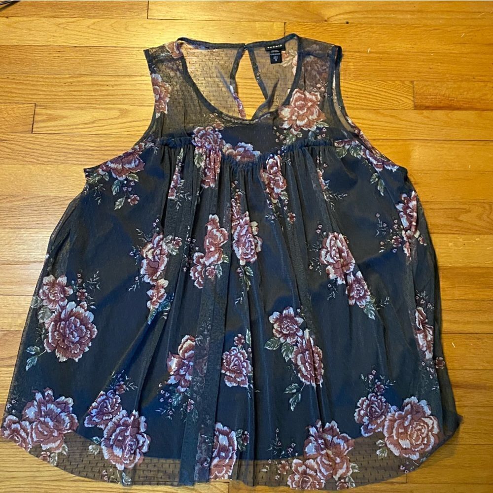 TORRID Sz 3 FLORAL swing tank top in lightweight poly blend - Picture 5 of 9